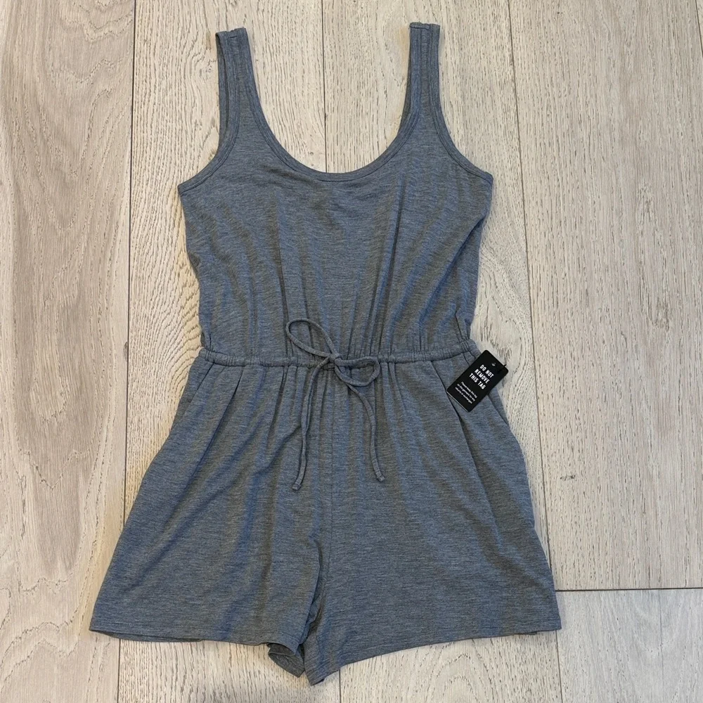 Express Scoop Neck Sleeveless Tie Waist Romper in Size XS | New With Tags - Picture 11 of 11